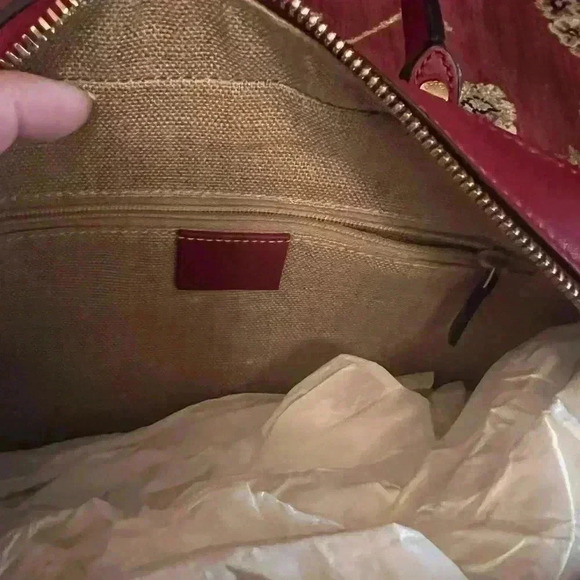 RED GUCCI MICROGUCCISSIMA SMALL LEATHER CROSSBODY BAG - Picture 12 of 16